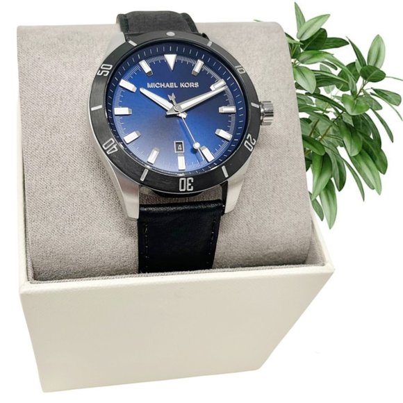 NWT MICHAEL KORS Layton Three-Hand Date Leather MK8854 Watch - Picture 4 of 10